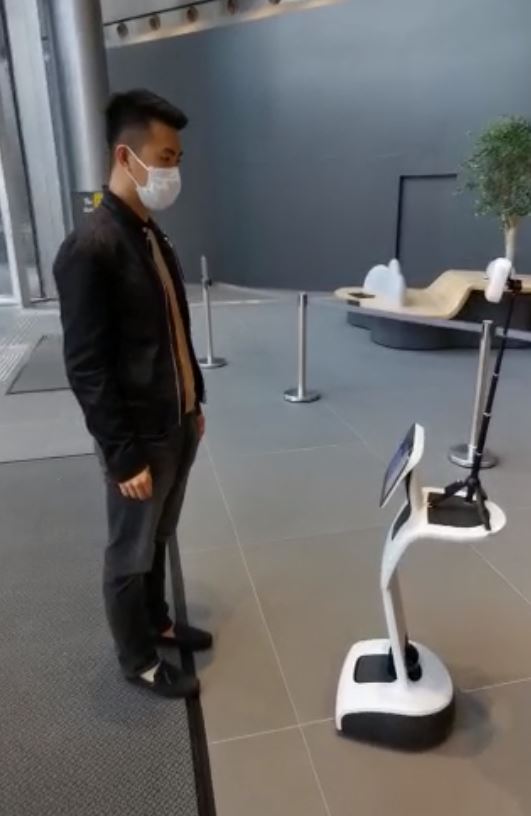 服務機械人抗疫  減接觸隔離病毒