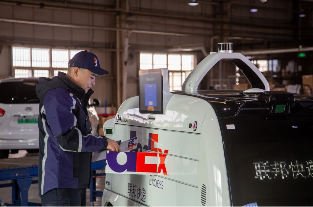 FedEx無人駕駛北京出勤   支援送貨最後一里