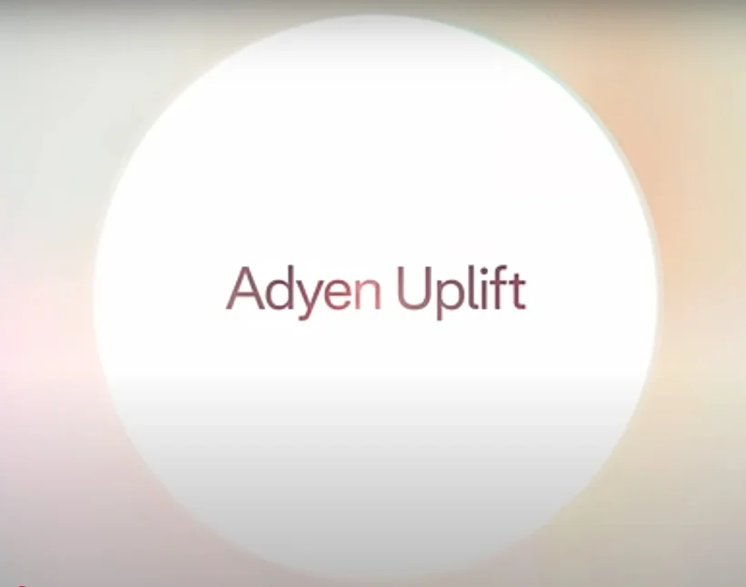 Adyen 推出的 AI 支援支付優化方案 **Adyen Uplift**,透過分析全球交易數據,幫助企業更準確識別真實顧客,從而減少退款爭議並加快交易速度。