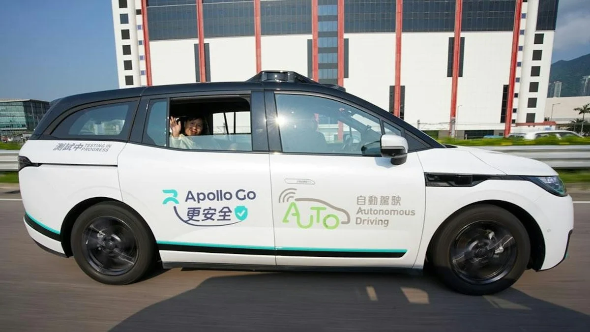 蘿蔔快跑自動駕駛車輛在香港道路測試中。